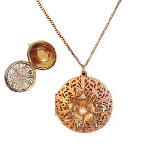 Vintage Women's Locket Necklace Pendant Jewelry Flower Gold Tone Round